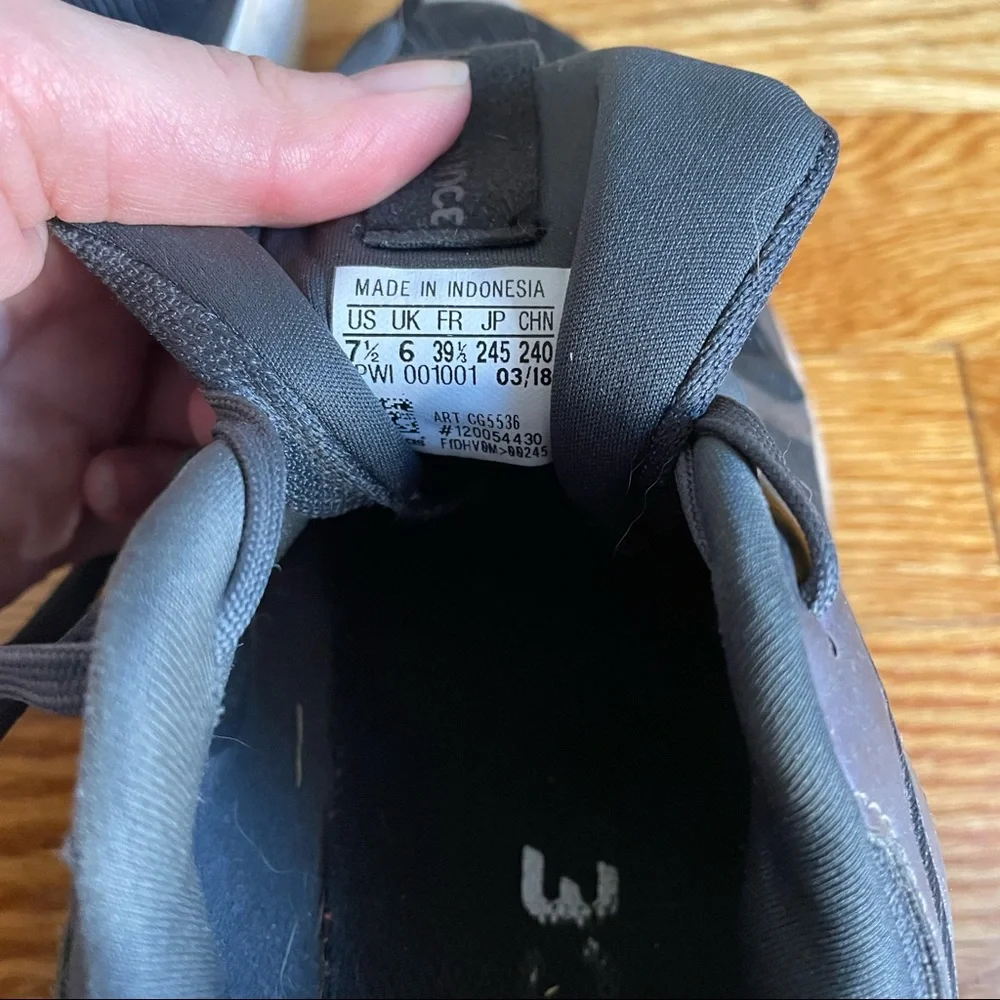 Adidas Bounce Sneakers Size 7.5 Black - Picture 6 of 7